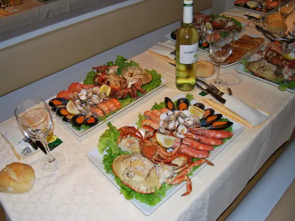 Mariscada en barco para grupos